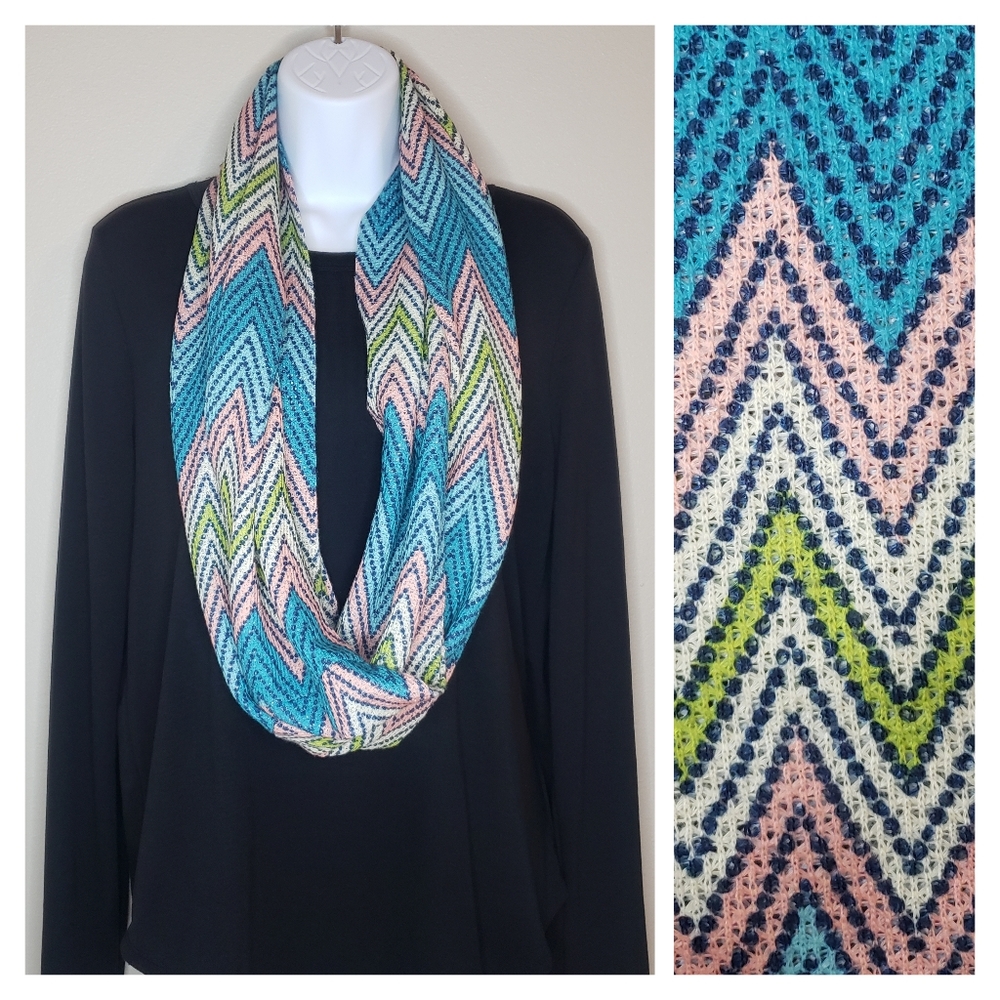 Infinity Scarf Multicolor Chevron Pattern - Picture 12 of 12